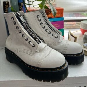 Doc Martens White Leather Platform Zipper Boots